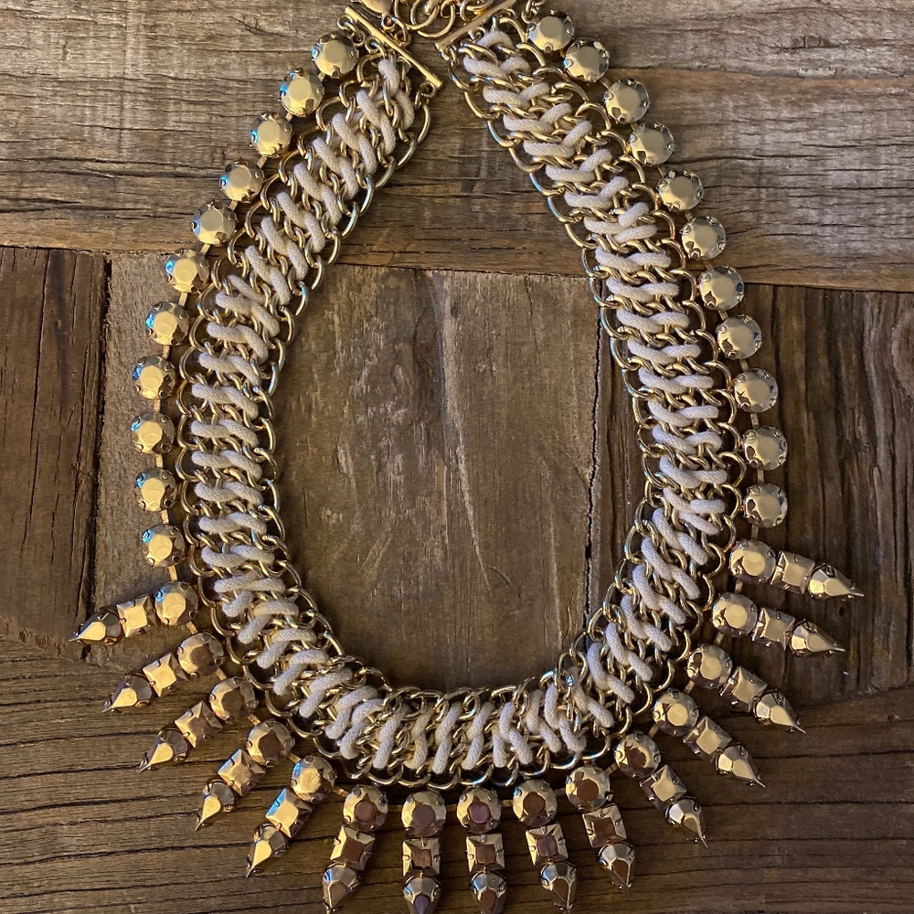 Statement necklace